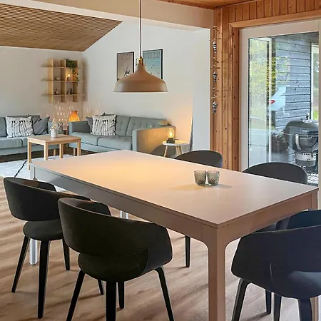 3 Bedroom Gorgeous Ferienhaus Sæby